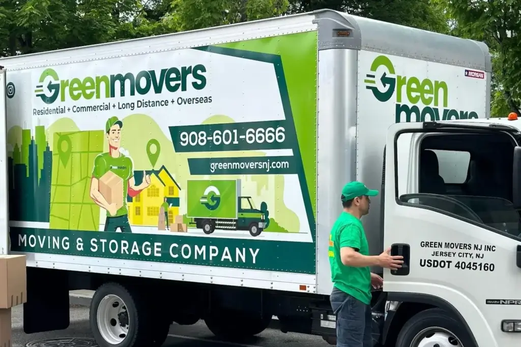 At Green Movers, we understand the unique challenges that come with relocating, and we consider ourselves more than just a service provider. We see ourselves as strategic partners in your journey to a new home in Hoboken.