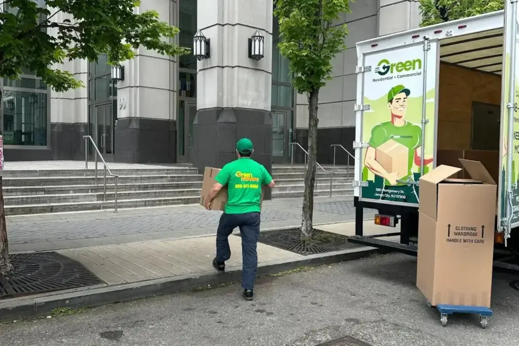 Experience effortless moving in Fort Lee with Green Movers, your dedicated partner for a smooth and stress-free relocation journey.